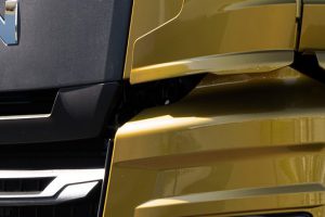 man-lkw-tgx-individual-lion-daytime-light-galerie-3-4_width_534_height_712 man-lkw-tgx-individual-lion-daytime-light-galerie-3-4_width_534_height_712